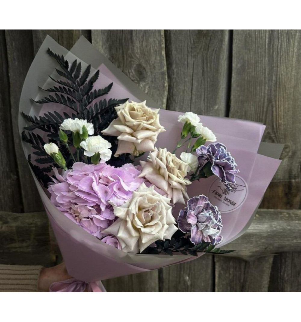 Букет Violet с гортензией и розой