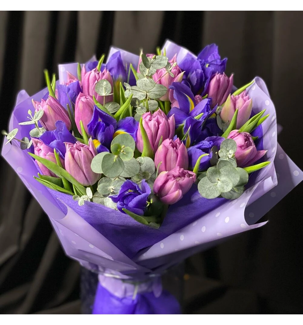 Букет ириса с тюльпанами